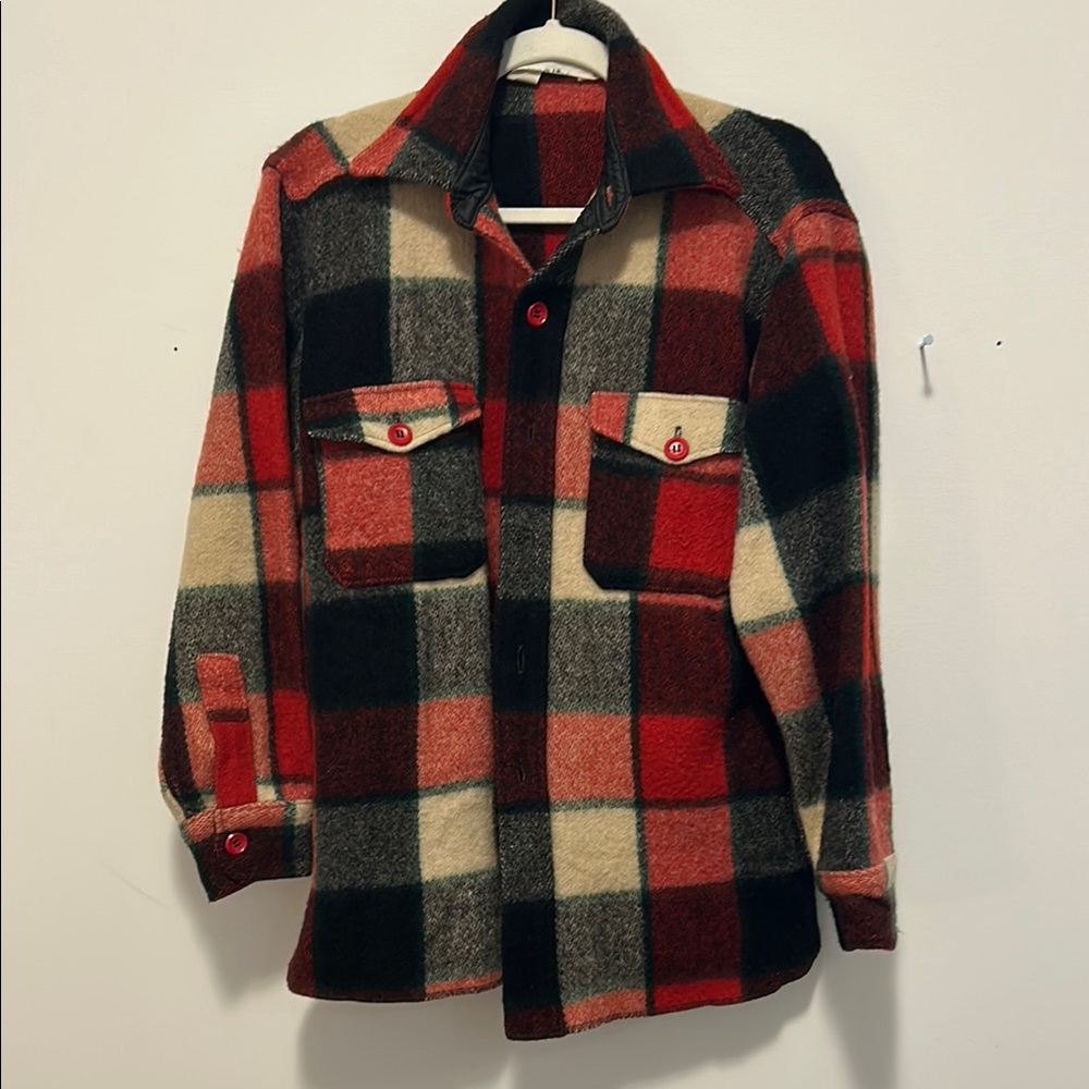 Vintage Woolrich men’s shirt jacket - Red, Black, Cream